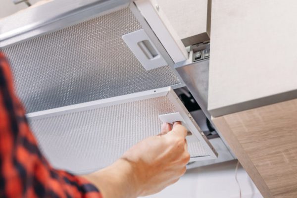cách vệ sinh máy hút mùi